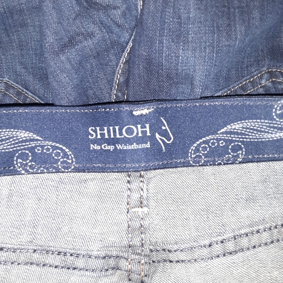 Wrangler Shiloh "No gap waistband" bootcut Jean's size 7/8 x 34 - Picture 7 of 9